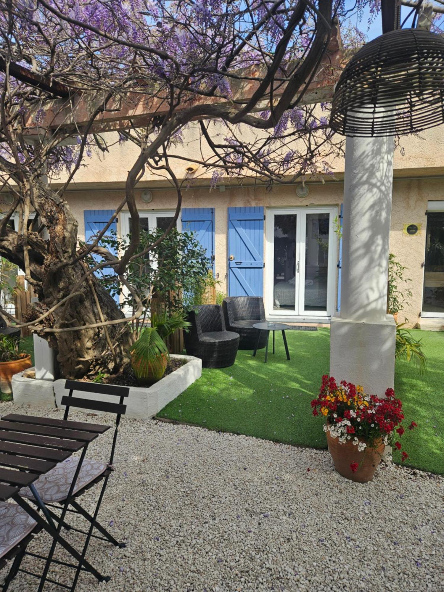 Chez Louis Hotel Les Issambres Luaran gambar