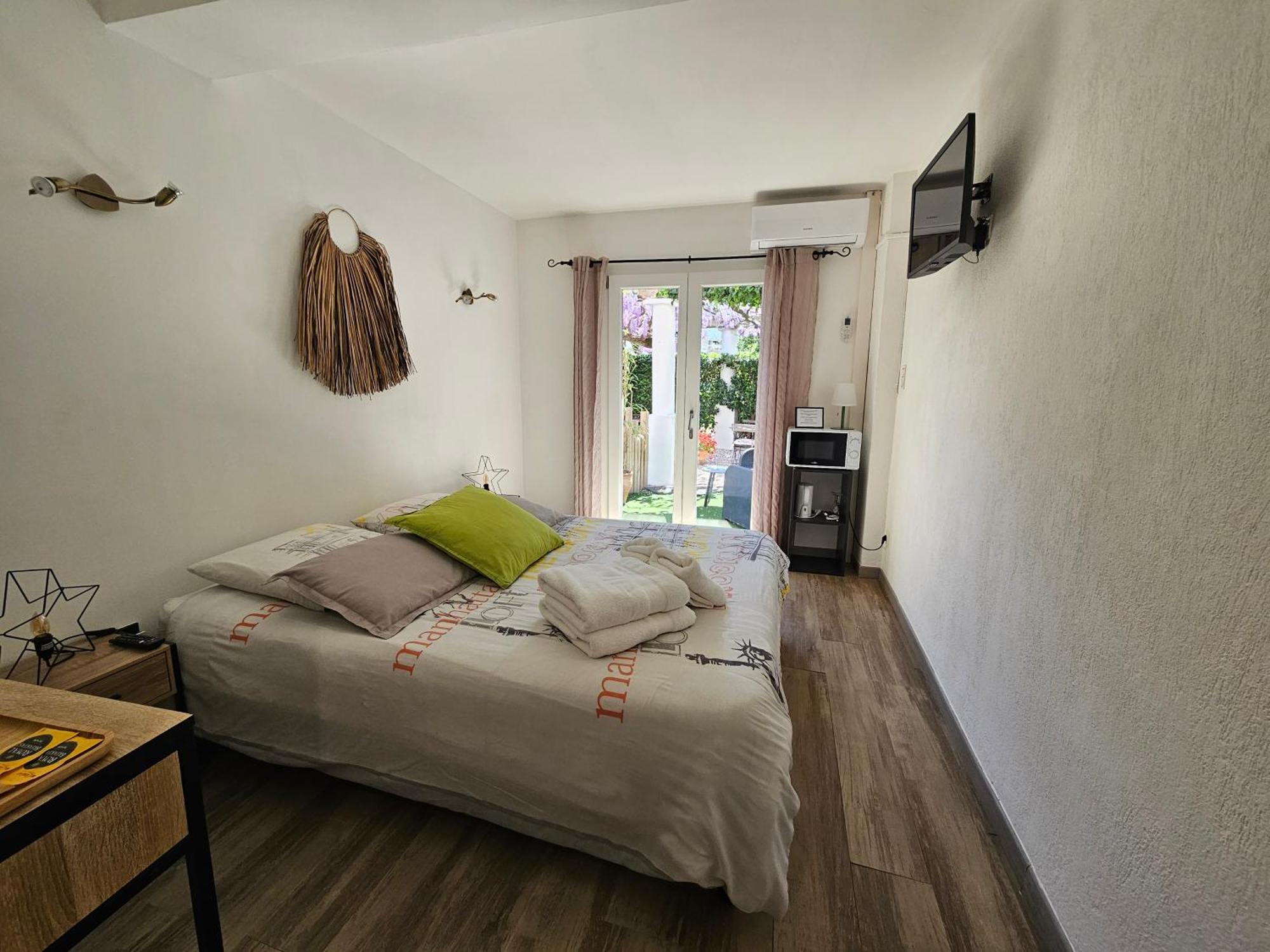 Chez Louis Hotel Les Issambres Luaran gambar